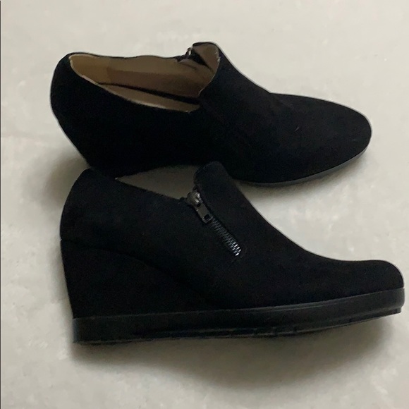 black wedge shooties